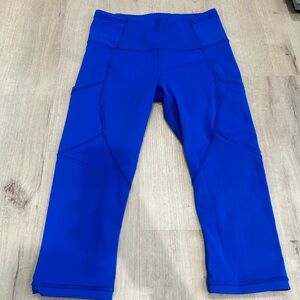 Lululemon cropped size 6 royal blue leggings LIKE NEW